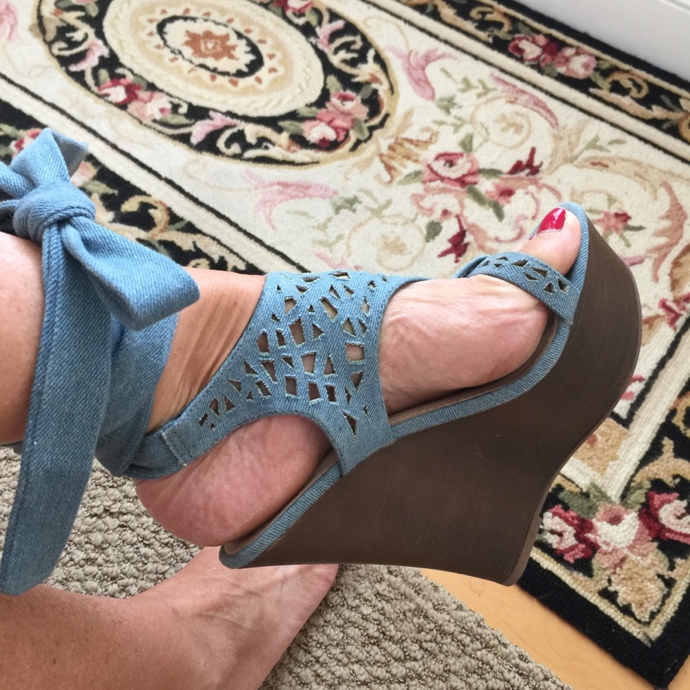 Denim lace up heel